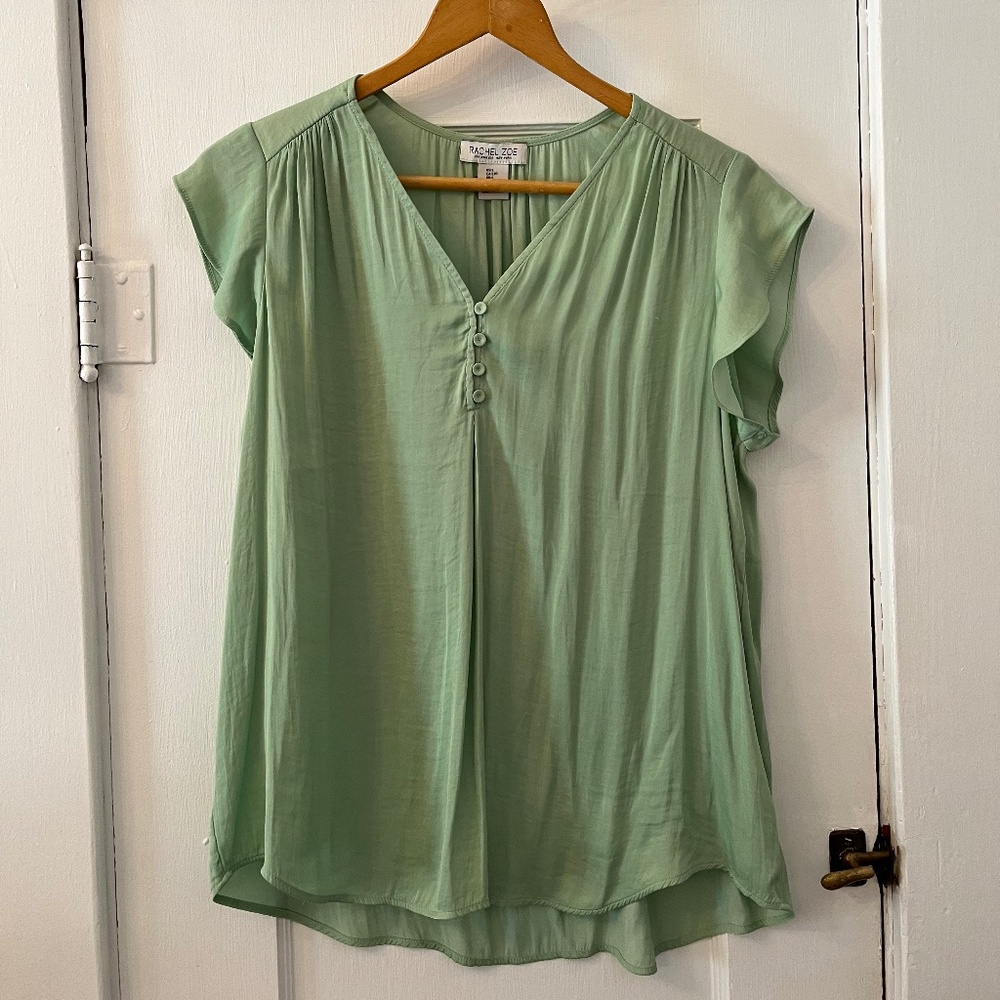 Rachel Zoe lightweight flutter sleeves blouse, light green in size L. - Picture 1 of 4